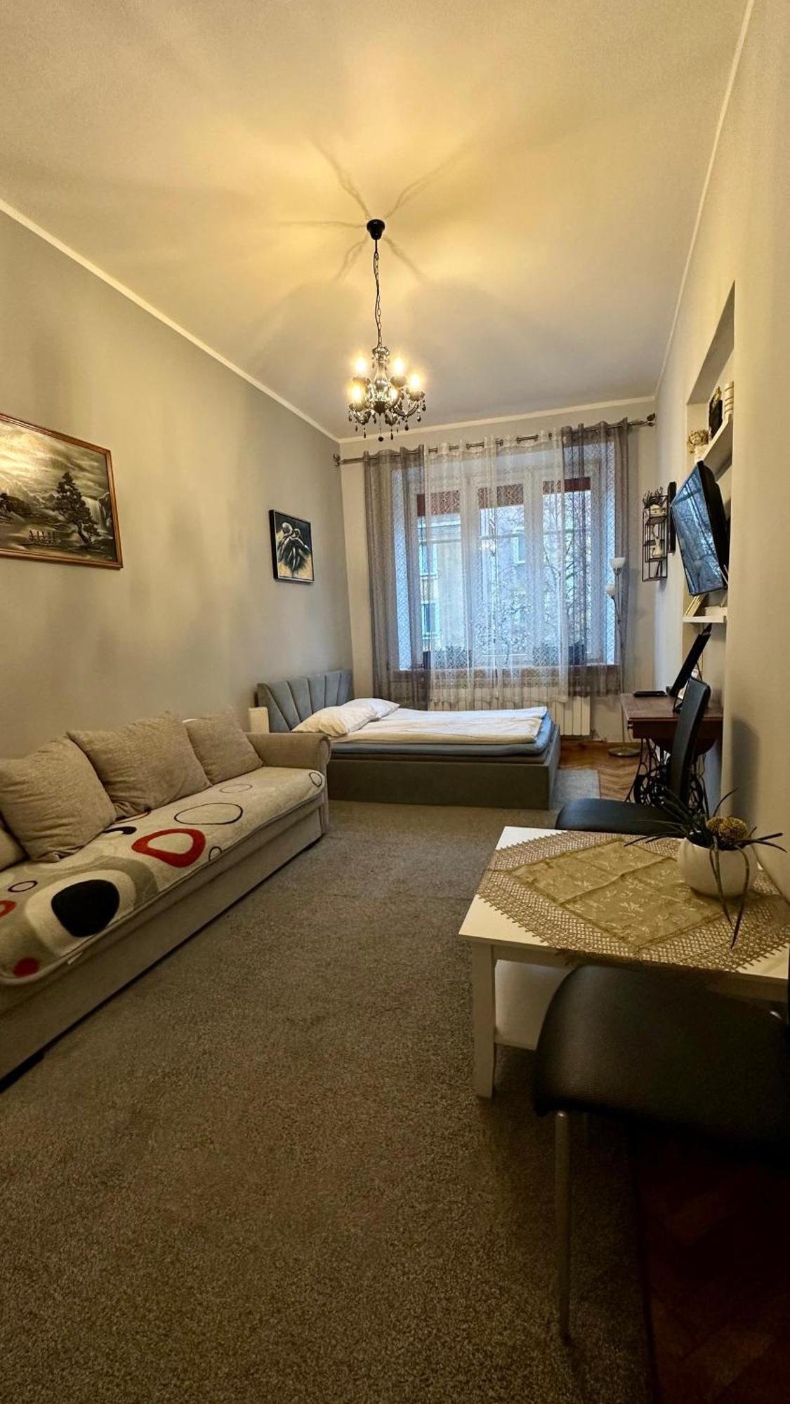 Apartament Przy Dworcu Radom Extérieur photo